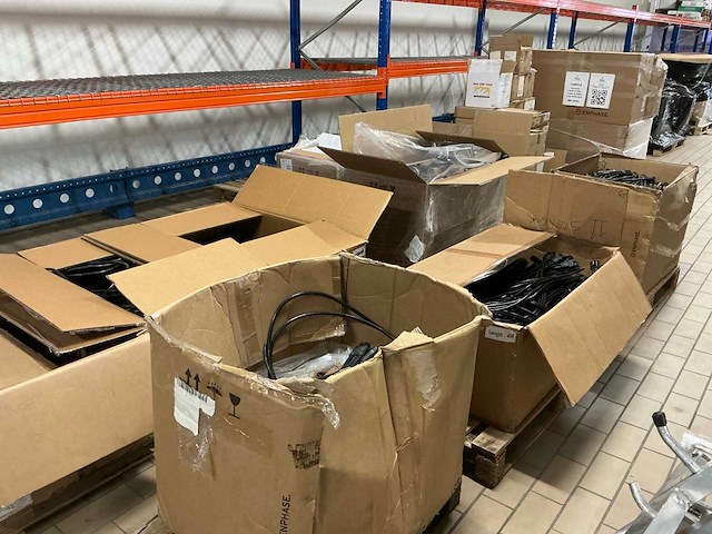 Enphase q-25 zonnepaneel koppelkabel en divers (7x) - afbeelding 1 van  23