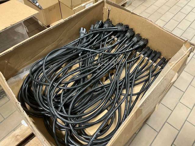Enphase q-25 zonnepaneel koppelkabel en divers (7x) - afbeelding 12 van  23