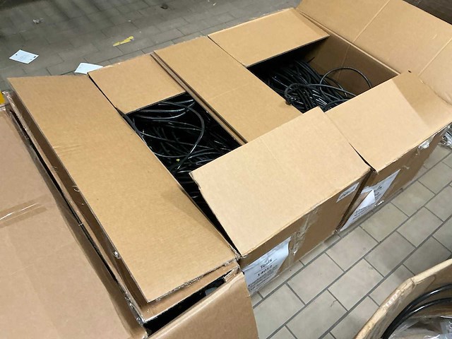 Enphase q-25 zonnepaneel koppelkabel en divers (7x) - afbeelding 21 van  23