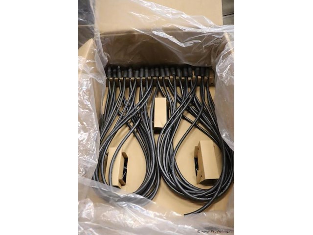 Enphase q cable kabel voor micro-omvormers. 3 fase - afbeelding 1 van  4