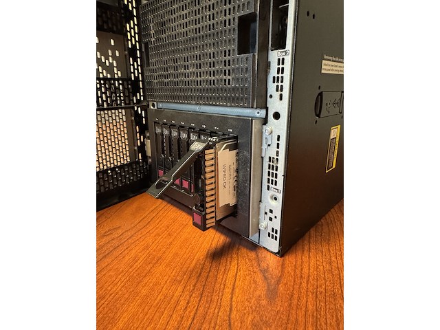 Enterprise server, hp, proliant ml350 server gen8 server – xeon, 64gb ram, 8x 1.2tb enterprise hdd (9.6tb), zwart, 2016 - afbeelding 12 van  14