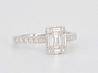 Entourage ring met baguette en briljant geslepen diamanten - afbeelding 2 van  10