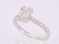 Entourage ring met baguette en briljant geslepen diamanten - afbeelding 7 van  10