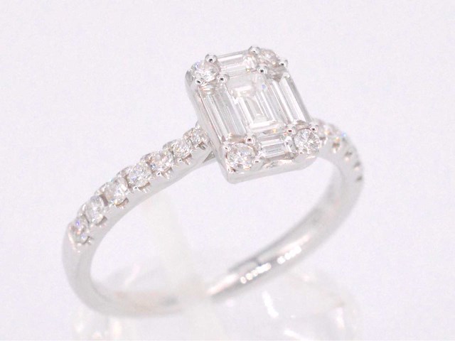 Entourage ring met baguette en briljant geslepen diamanten - afbeelding 8 van  10