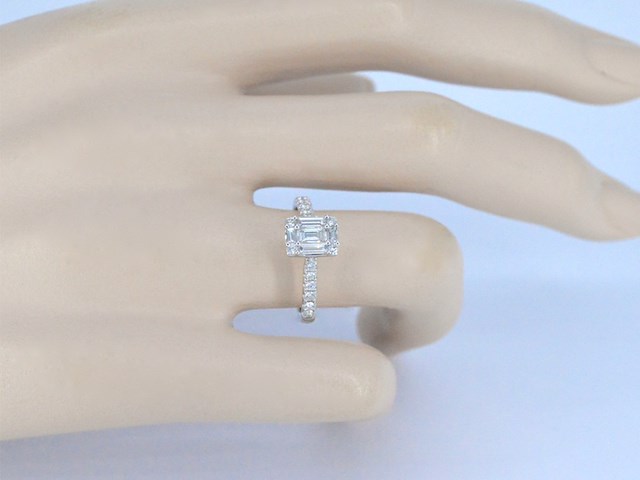 Entourage ring met baguette en briljant geslepen diamanten - afbeelding 6 van  12