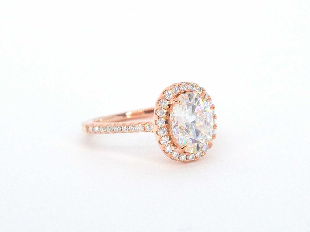 Entourage ring ovaal diamant - afbeelding 4 van  5