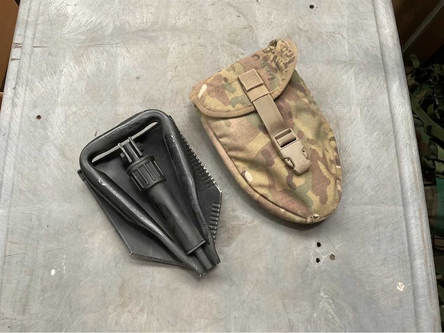 Entrenching tool & pouch (2x) - afbeelding 3 van  3