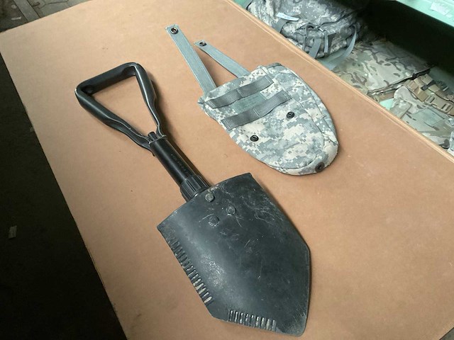 Entrenching tool & pouch (2x) - afbeelding 2 van  3