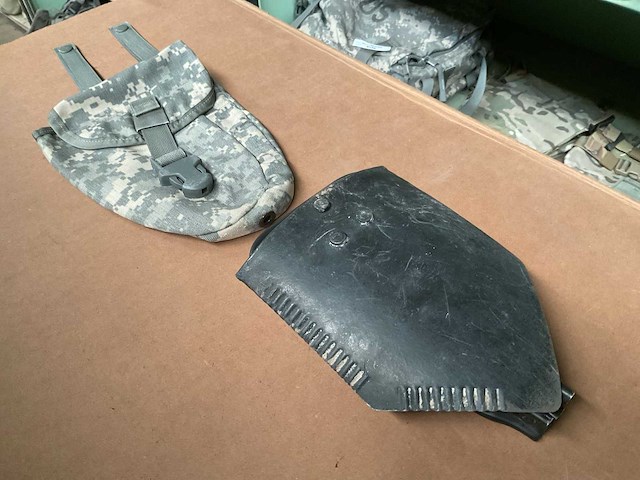 Entrenching tool & pouch (2x) - afbeelding 2 van  2
