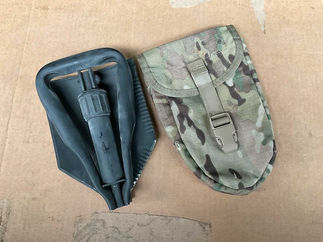 Entrencing tool in pouch ocp (2x) - afbeelding 1 van  2