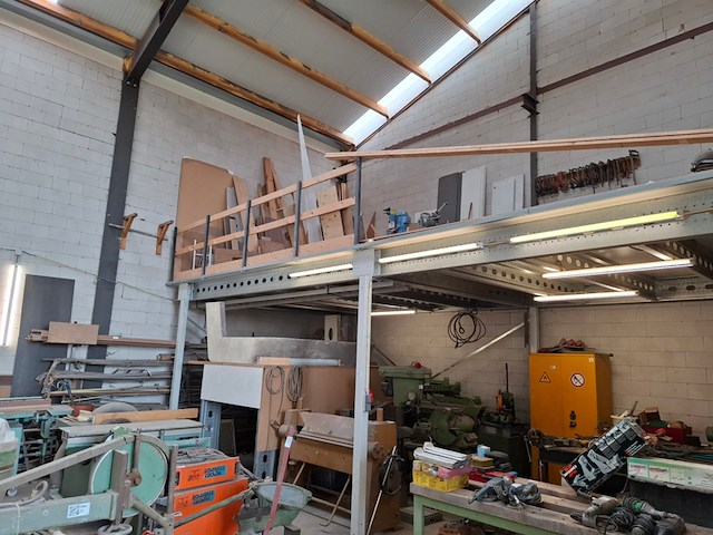 Entresol met trapopgang - afbeelding 5 van  11