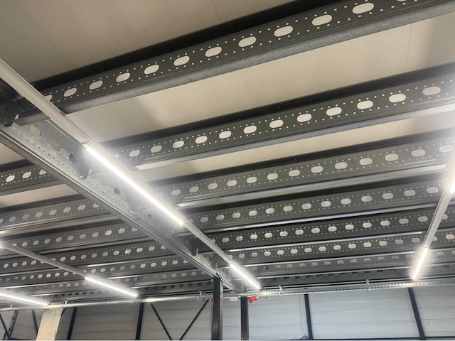 Entresol/ tussenvloer (13,40x13,40 mtr) (180 m2) - afbeelding 5 van  65