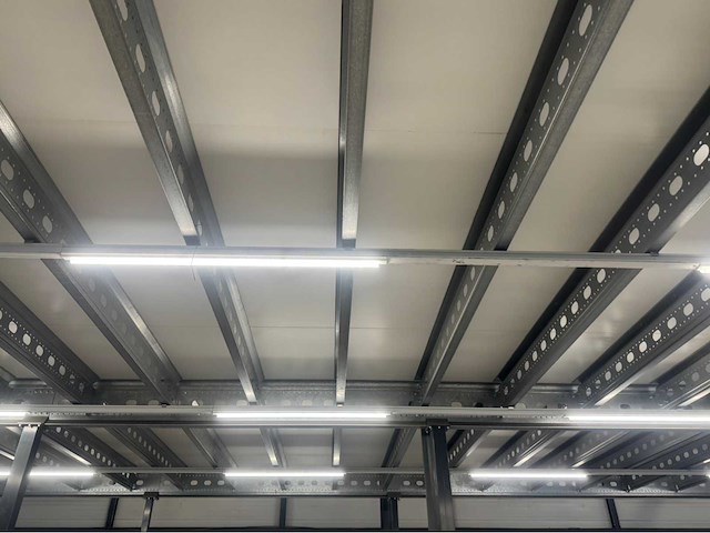 Entresol/ tussenvloer (13,40x13,40 mtr) (180 m2) - afbeelding 7 van  65