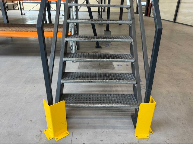 Entresol/ tussenvloer (13,40x13,40 mtr) (180 m2) - afbeelding 11 van  65