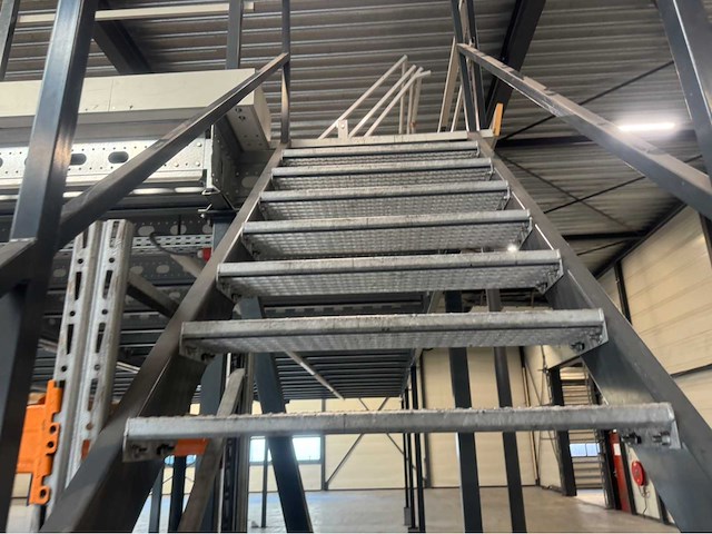 Entresol/ tussenvloer (13,40x13,40 mtr) (180 m2) - afbeelding 14 van  65