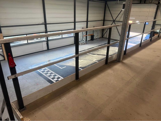 Entresol/ tussenvloer (13,40x13,40 mtr) (180 m2) - afbeelding 28 van  65