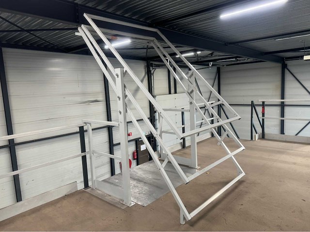 Entresol/ tussenvloer (13,40x13,40 mtr) (180 m2) - afbeelding 39 van  65