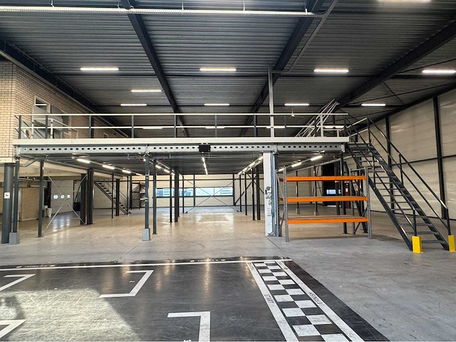 Entresol/ tussenvloer (13,40x13,40 mtr) (180 m2) - afbeelding 56 van  65