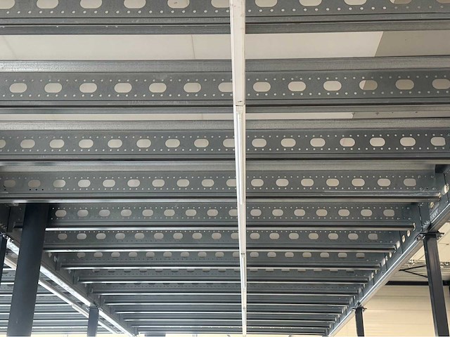 Entresol/ tussenvloer (13,40x13,40 mtr) (180 m2) - afbeelding 64 van  65