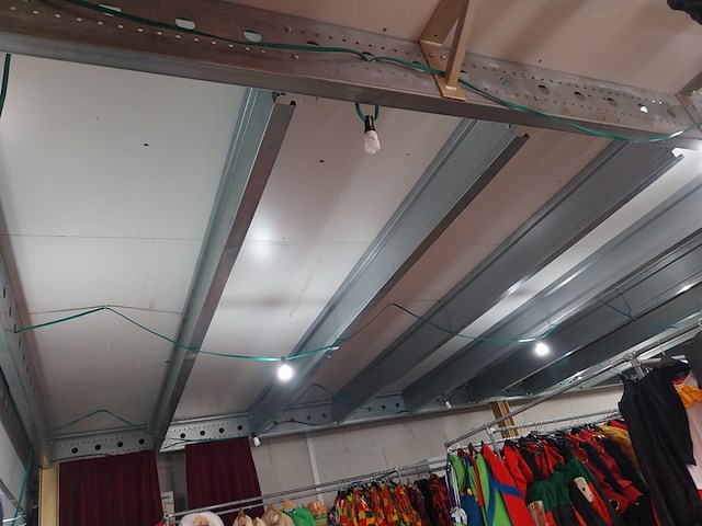 Entresol, verdiepingsvloer, zolder, 20x 6m, 120m², excl. inhoud - afbeelding 30 van  42