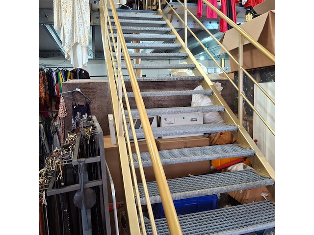 Entresol, verdiepingsvloer, zolder, 20x 6m, 120m², excl. inhoud - afbeelding 23 van  42