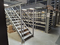 Entresol vloer met stellingen - afbeelding 1 van  16