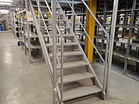 Entresol vloer met stellingen - afbeelding 11 van  16