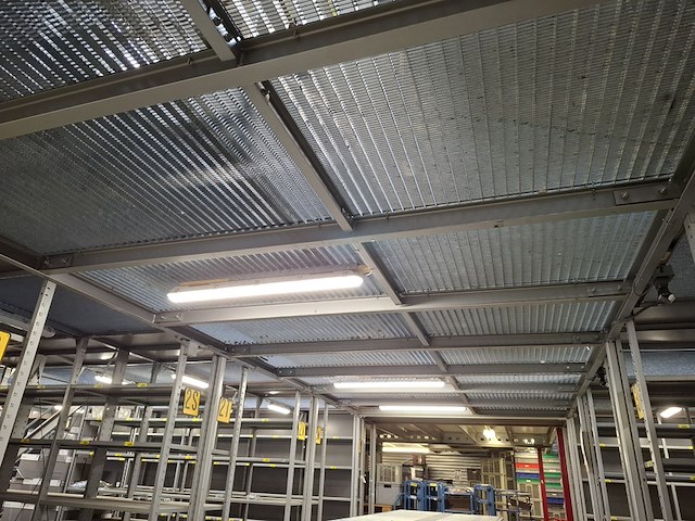 Entresol vloer met stellingen - afbeelding 16 van  16