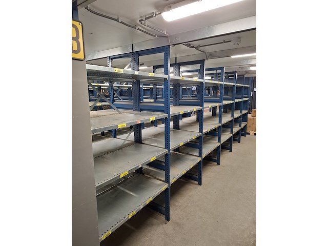 Entresol vloer met stellingen - afbeelding 4 van  11