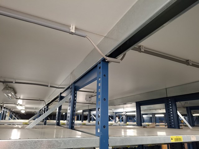 Entresol vloer met stellingen - afbeelding 6 van  11