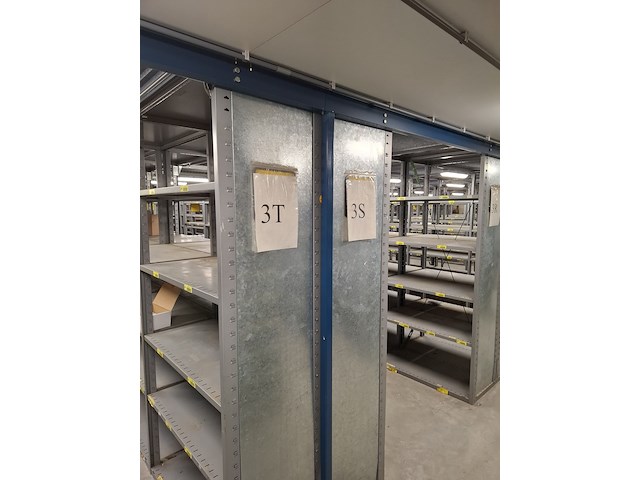 Entresol vloer met stellingen - afbeelding 11 van  11