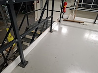 Entresol vloer met trap en kantelhek, ca 100m2, multiprofiel, 2021 - afbeelding 3 van  22