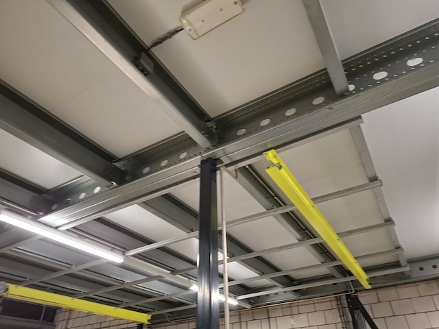 Entresol vloer met trap en kantelhek, ca 100m2, multiprofiel, 2021 - afbeelding 9 van  22