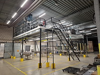 Entresol vloer met trap en kantelhek, ca 100m2, multiprofiel, 2021 - afbeelding 16 van  22