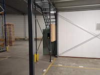 Entresol vloer met trap en kantelhek - afbeelding 7 van  16