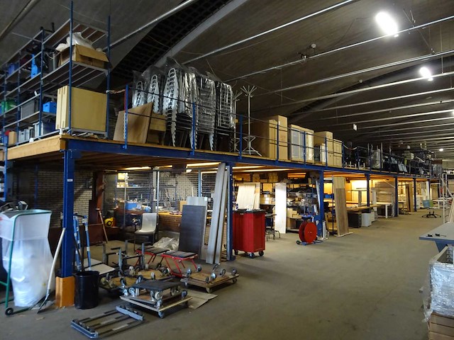Entresolvloer ca 230m2 - afbeelding 1 van  12
