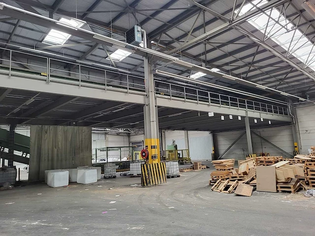 Entresolvloer/ verdiepingsvloer/staalconstructie +/-420m2 - staalconstructie - afbeelding 1 van  14