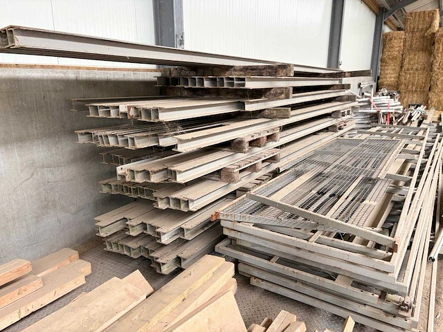 Entresolvloer/ verdiepingsvloer/staalconstructie +/-420m2 - staalconstructie - afbeelding 4 van  14