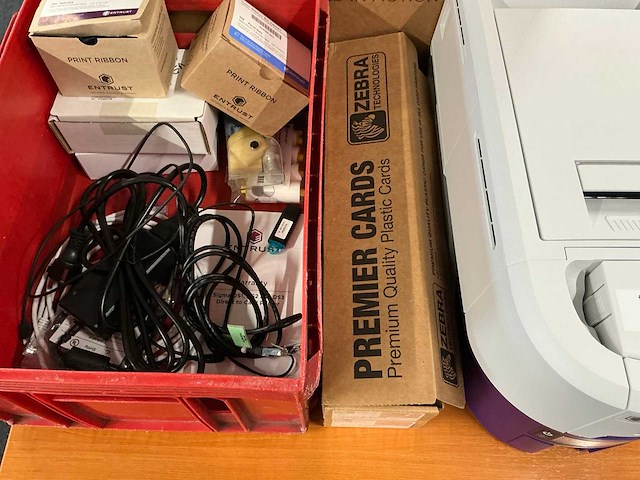 Entrust px40 kaartprinter - afbeelding 3 van  5