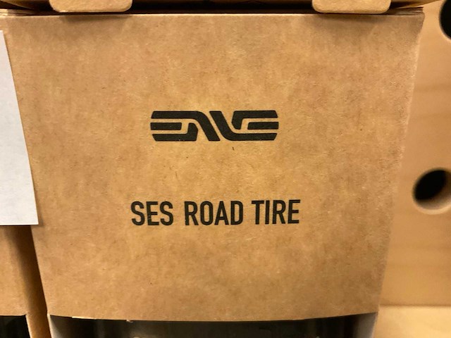 Enve ses road tire 700x27 tubeless fietsband (4x) - afbeelding 2 van  2