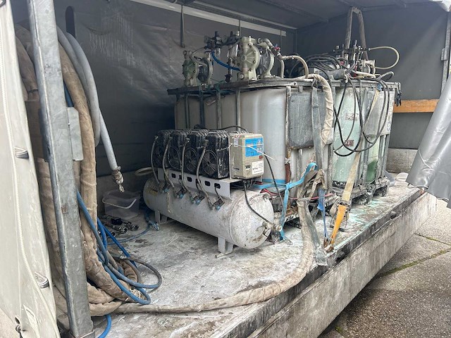 Enverifoam 2025 2k isolatie machine - afbeelding 1 van  8