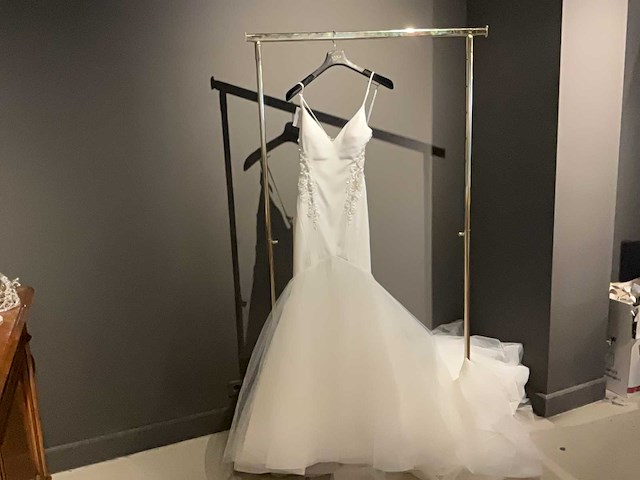 Enzoani bruidsjurk maat 38 - afbeelding 3 van  8