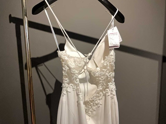 Enzoani bruidsjurk maat 38 - afbeelding 6 van  8