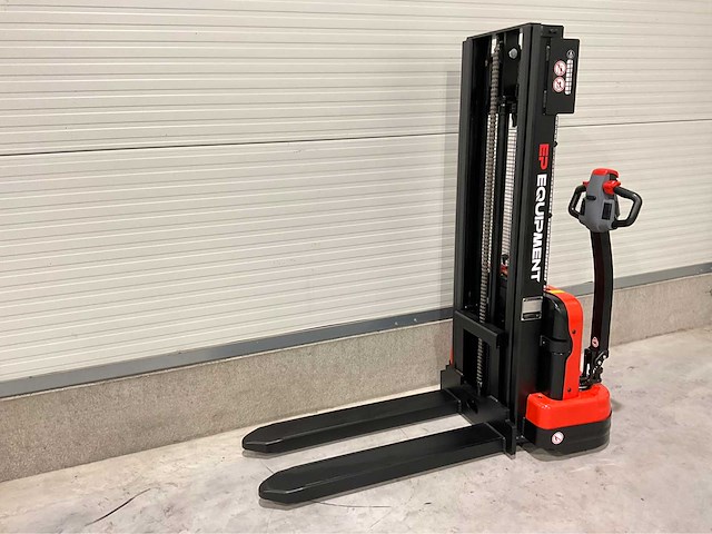 Ep - 2026 - est 124 2,7 meter - stapelaar - afbeelding 1 van  17