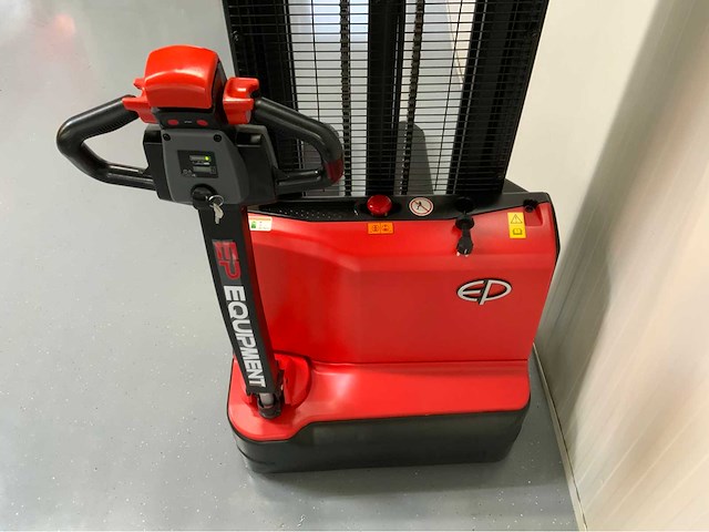Ep - est 3,0 meter stapelaar - ingebouwde lader - 1500 kg - 2026 - afbeelding 2 van  14