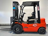 Ep efl 252 x vorkheftruck triplex - sideshift - freelift - afbeelding 12 van  46