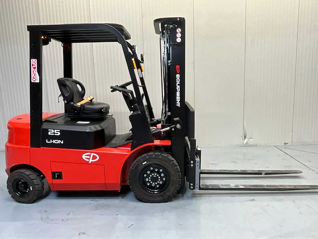 Ep efl252x vorkheftruck triplex- vorkensteller - lithium-ion accu - freelift - sideshift -495 uur - 2024 - afbeelding 18 van  21
