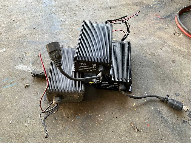 Ep esch24v10a acculader (3x) - afbeelding 1 van  3