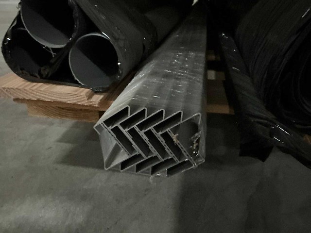 Epdm folie en partij hout - afbeelding 4 van  14
