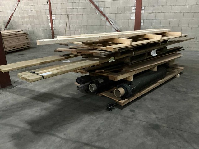 Epdm folie en partij hout - afbeelding 1 van  14